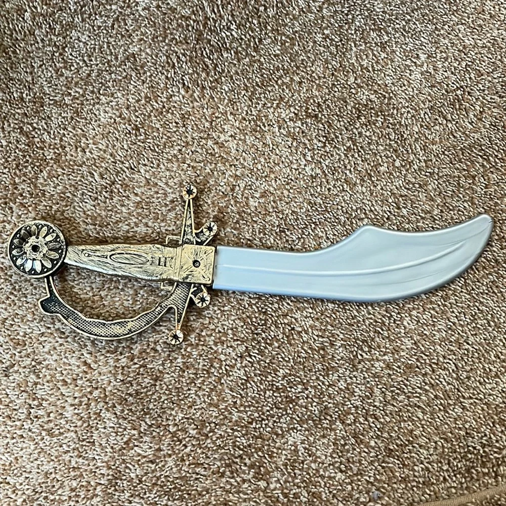 Pirate plastic Knife